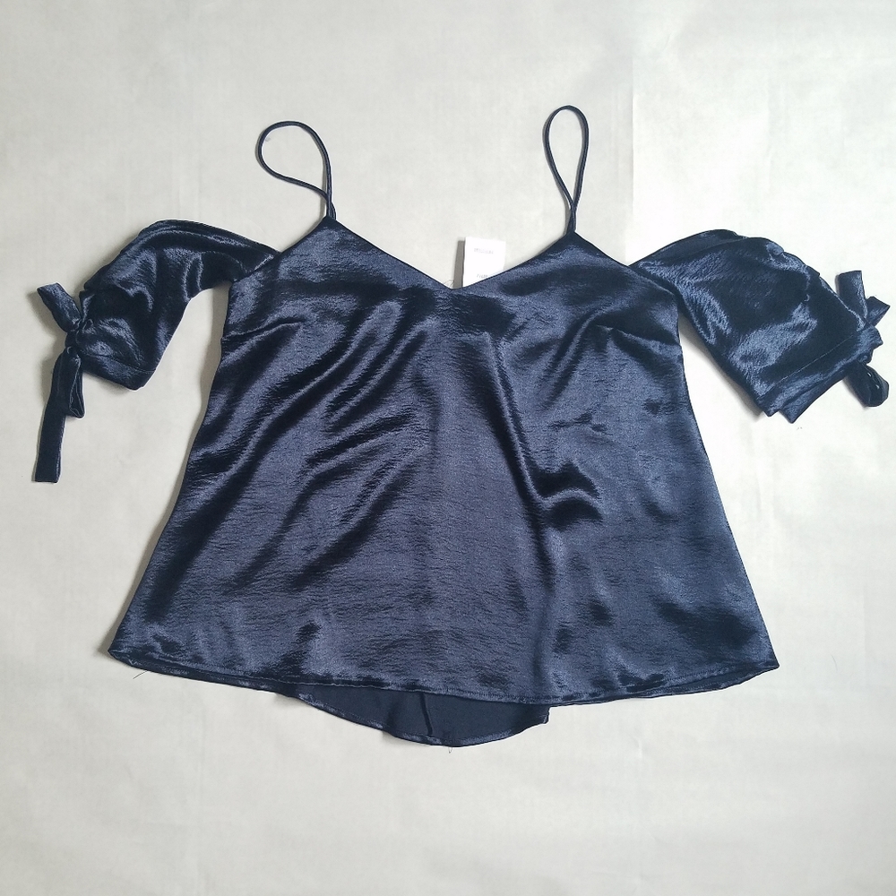 NWT Silence & Noise UO off shoulder silky top - Picture 1 of 5